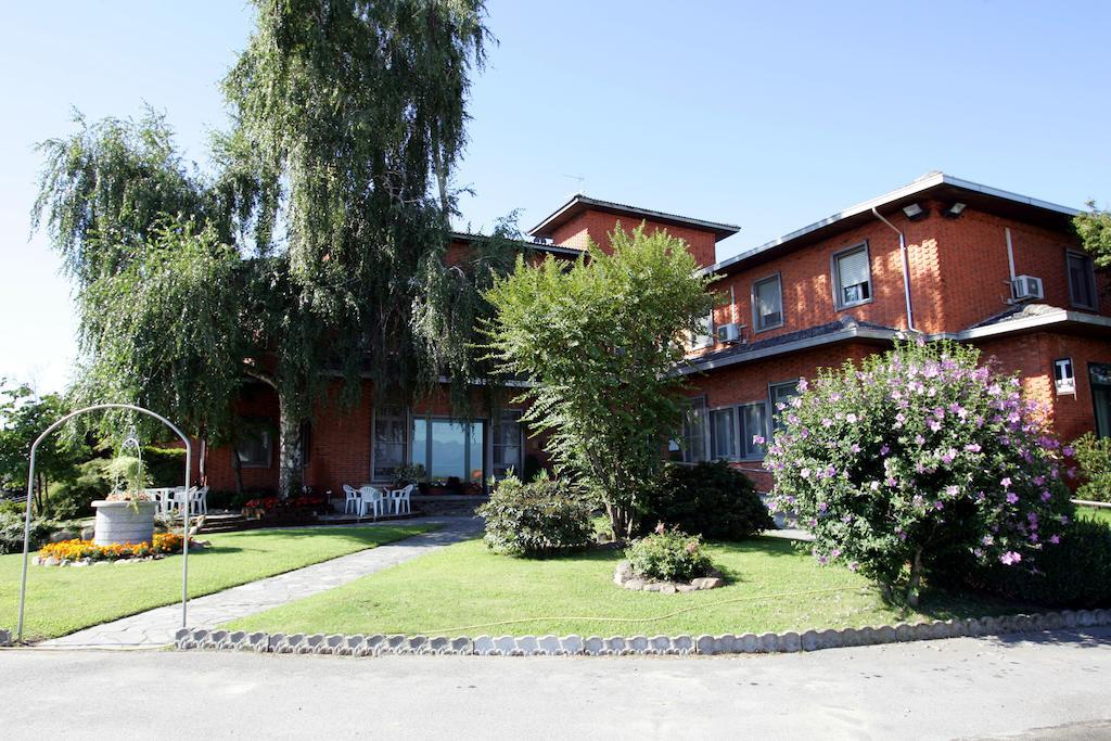 Hotel Ristorante Paladini Carisio Esterno foto