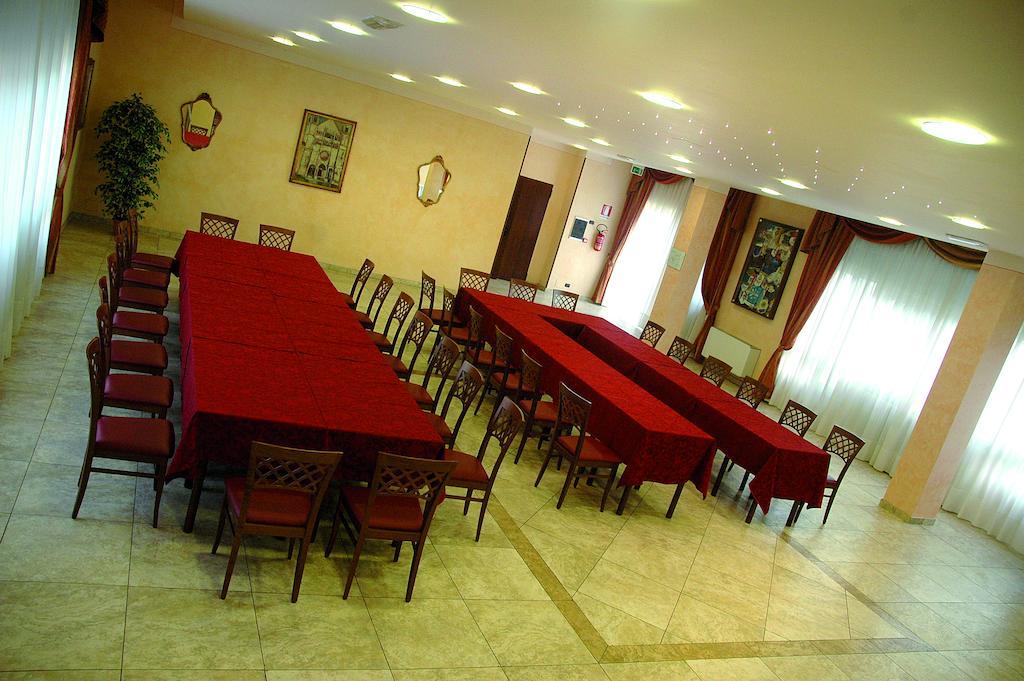 Hotel Ristorante Paladini Carisio Esterno foto