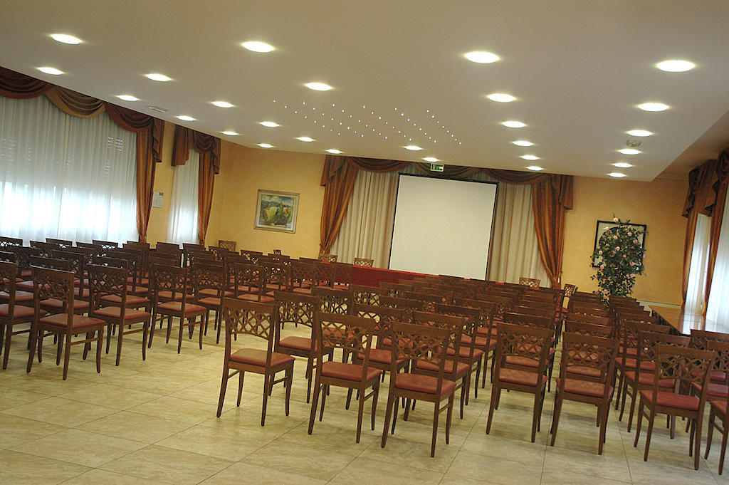 Hotel Ristorante Paladini Carisio Esterno foto
