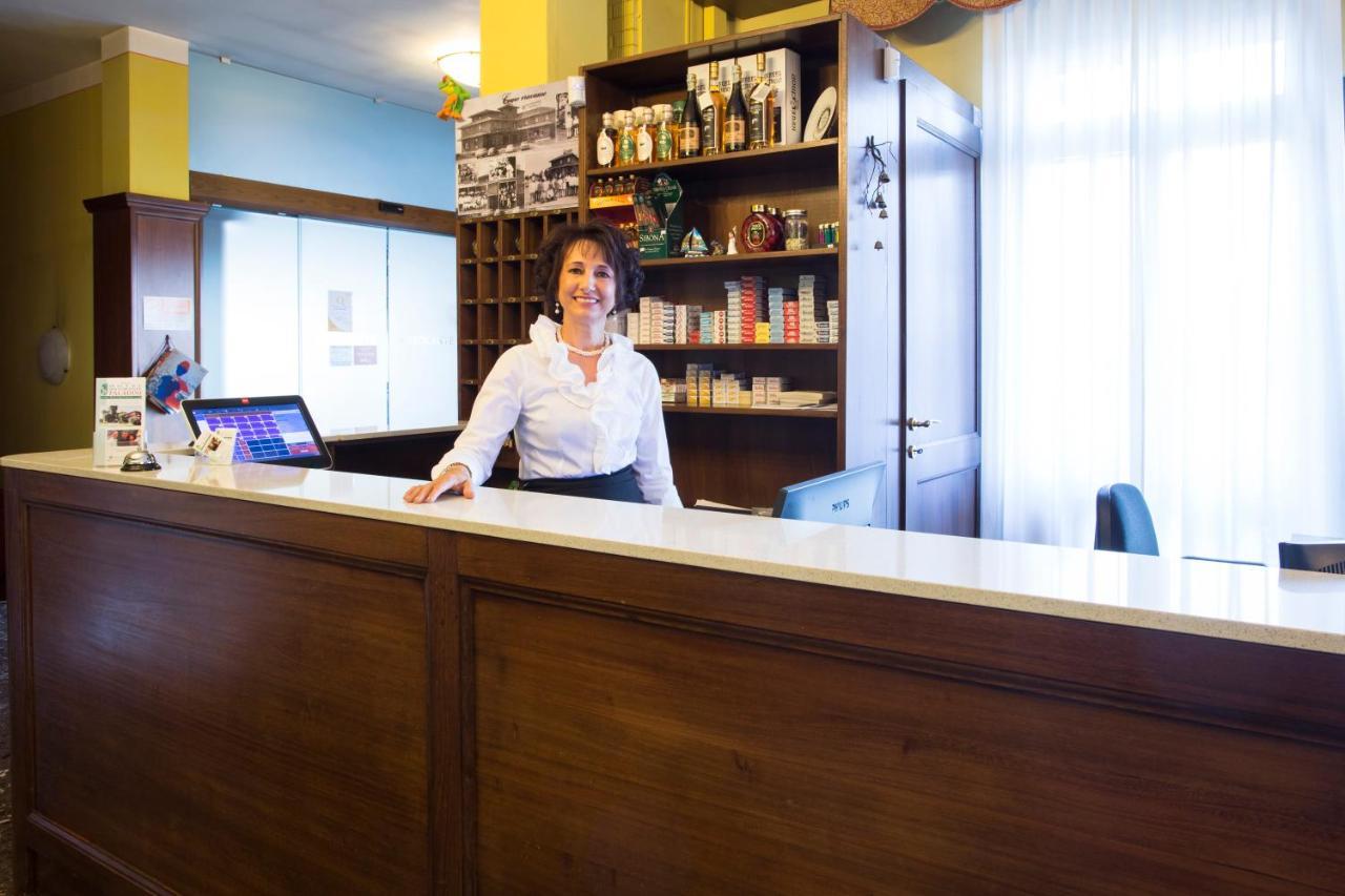 Hotel Ristorante Paladini Carisio Esterno foto