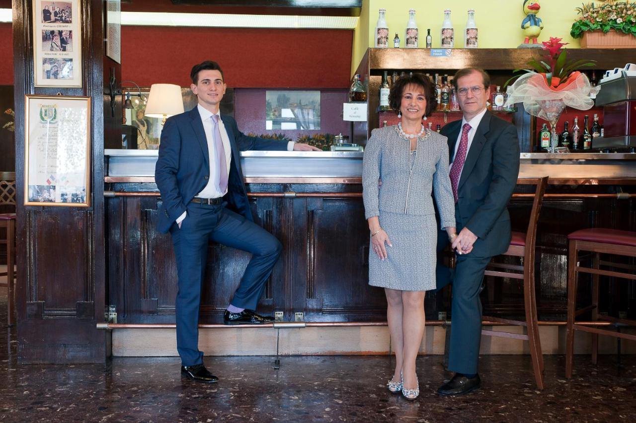 Hotel Ristorante Paladini Carisio Esterno foto